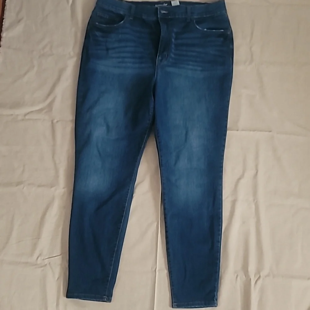 Jean - Picture 1 of 2